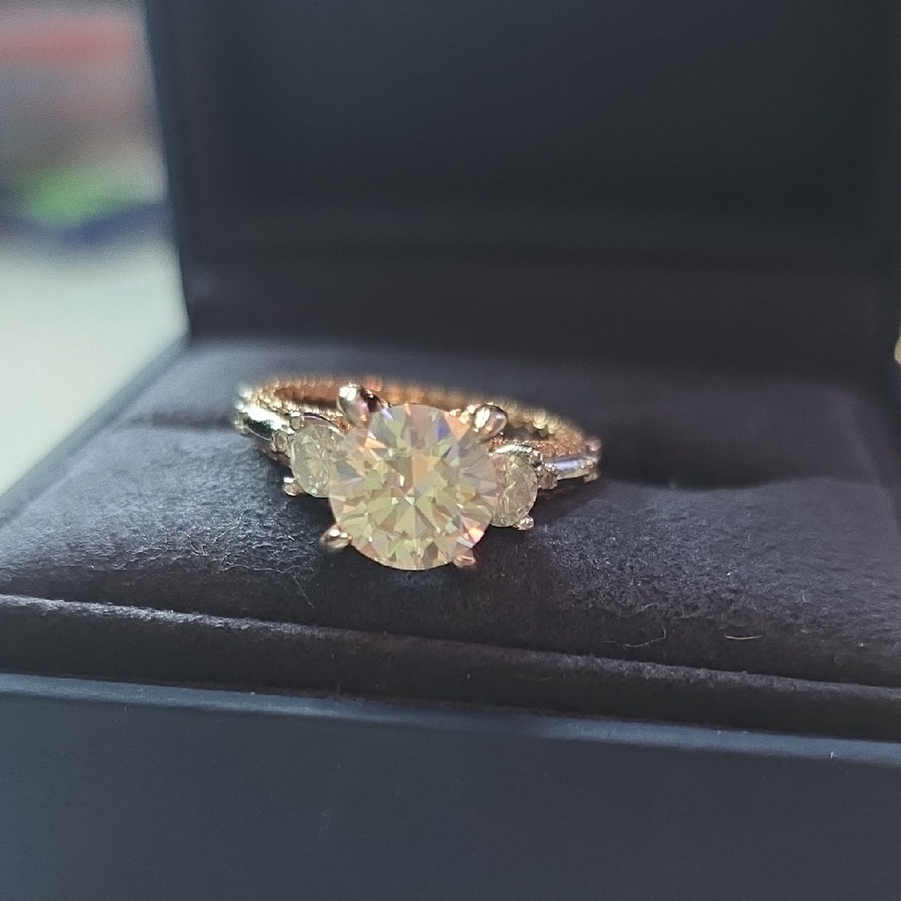 Elegant Gold and Silver Women's Ring